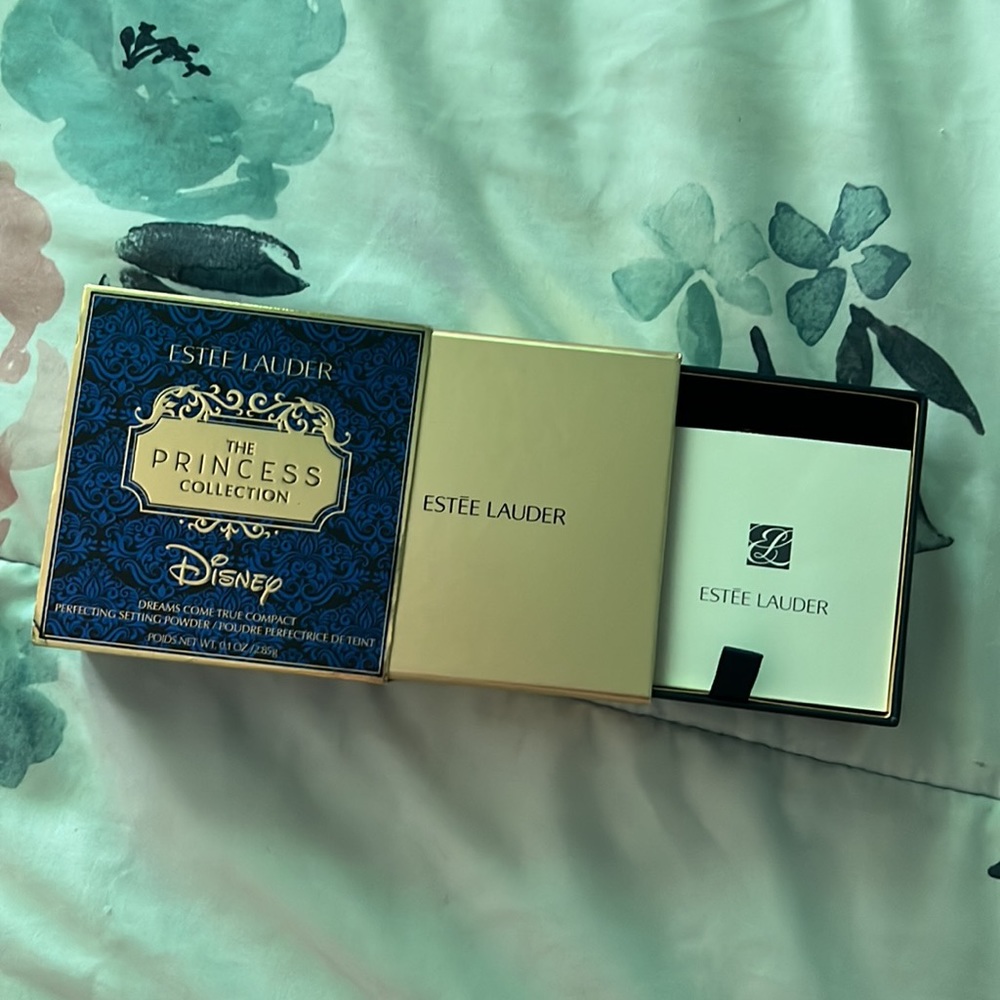 ESTĒE LAUDER “the Disney princess collection” perfecting setting powder - Picture 2 of 5